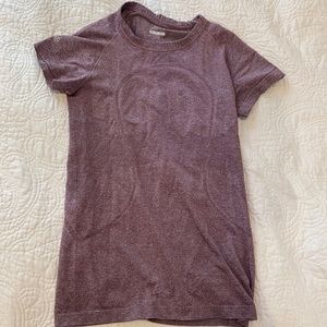Lululemon size 6 workout top